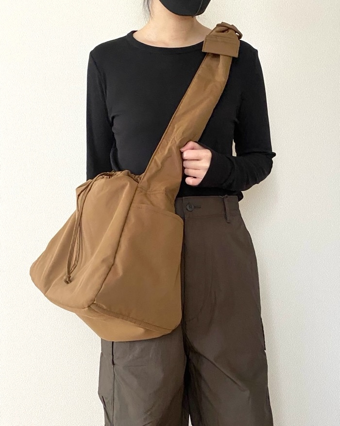 UNIQLO】ソフトパフィーショルダーバッグ レビュー ユニクロ