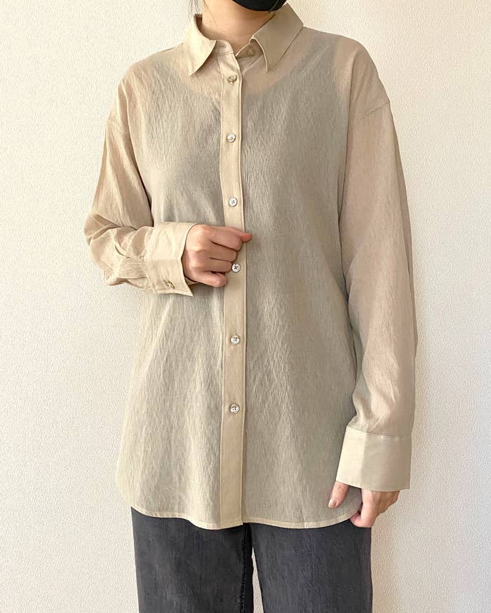 GUの「シアーオーバーサイズシャツRS+E」