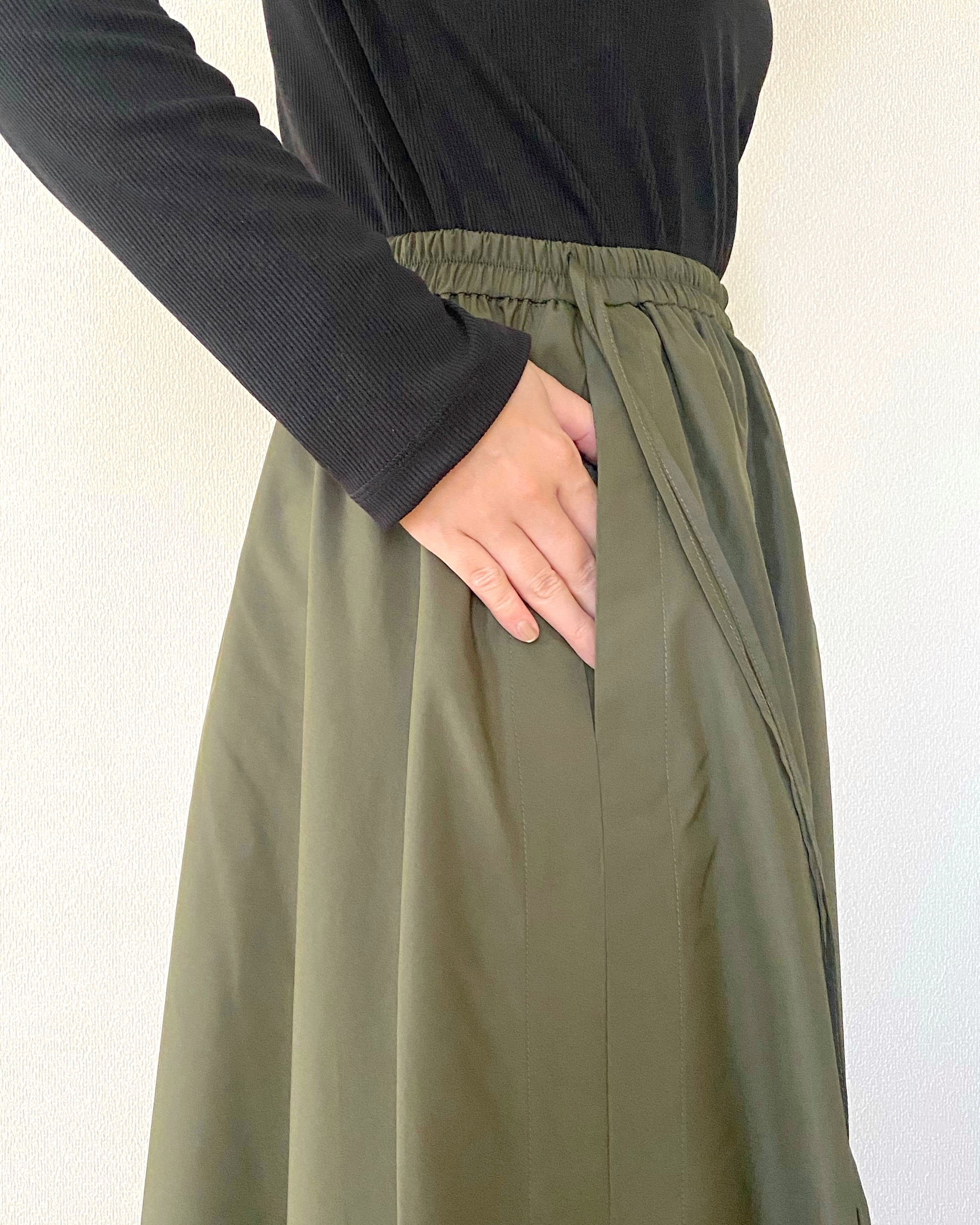 ユニクロの「ギャザーロングスリットスカート」