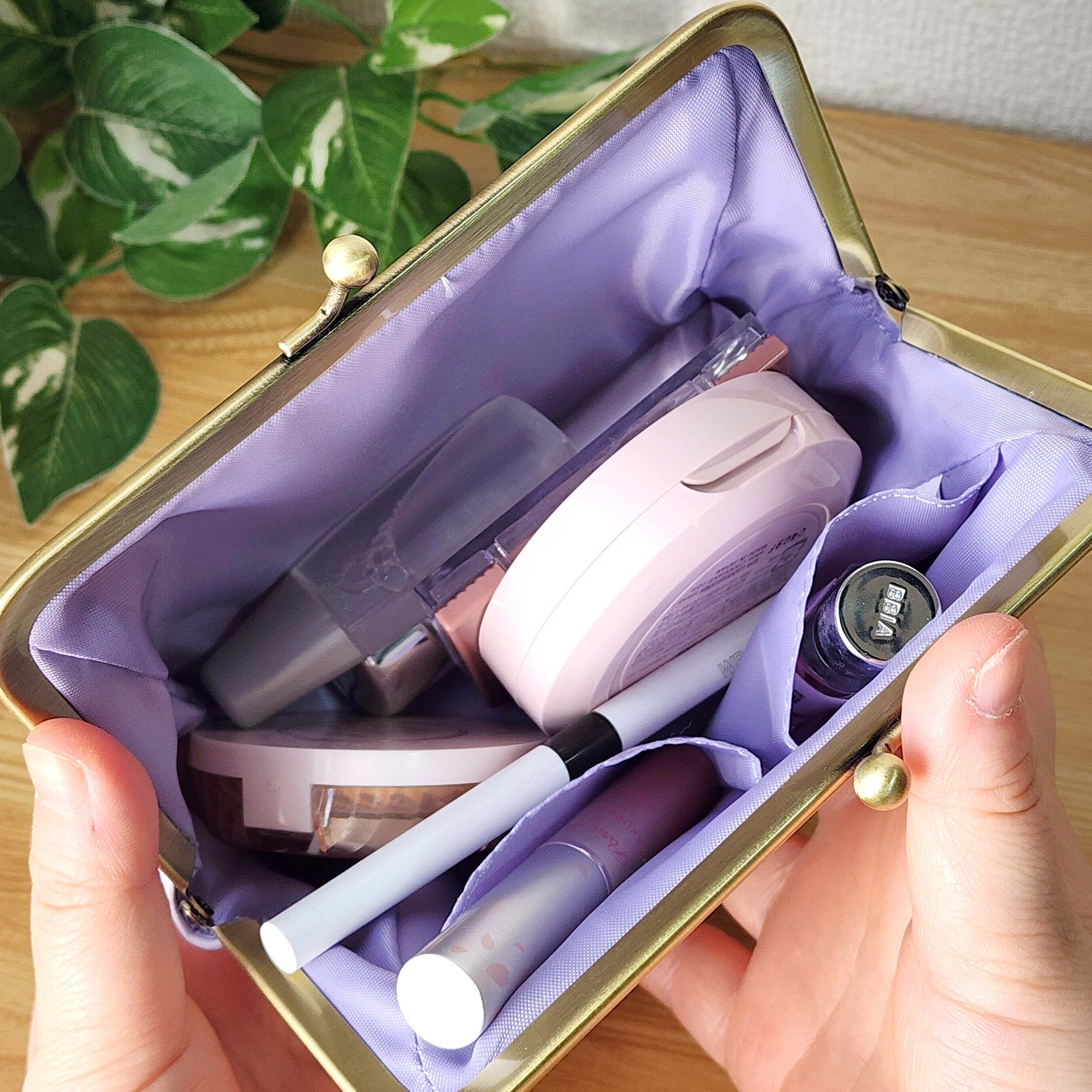 ニトリ「【デコホーム商品】ガマグチポーチ(ミッフィー sweets&violet)」