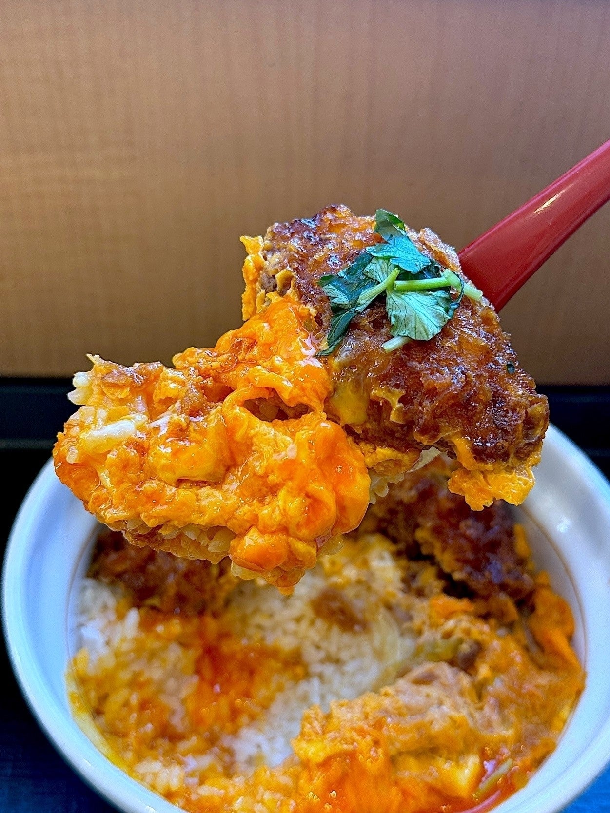 ほっかほっか亭の『激うまカツ丼』重量感がハンパない…「すごい