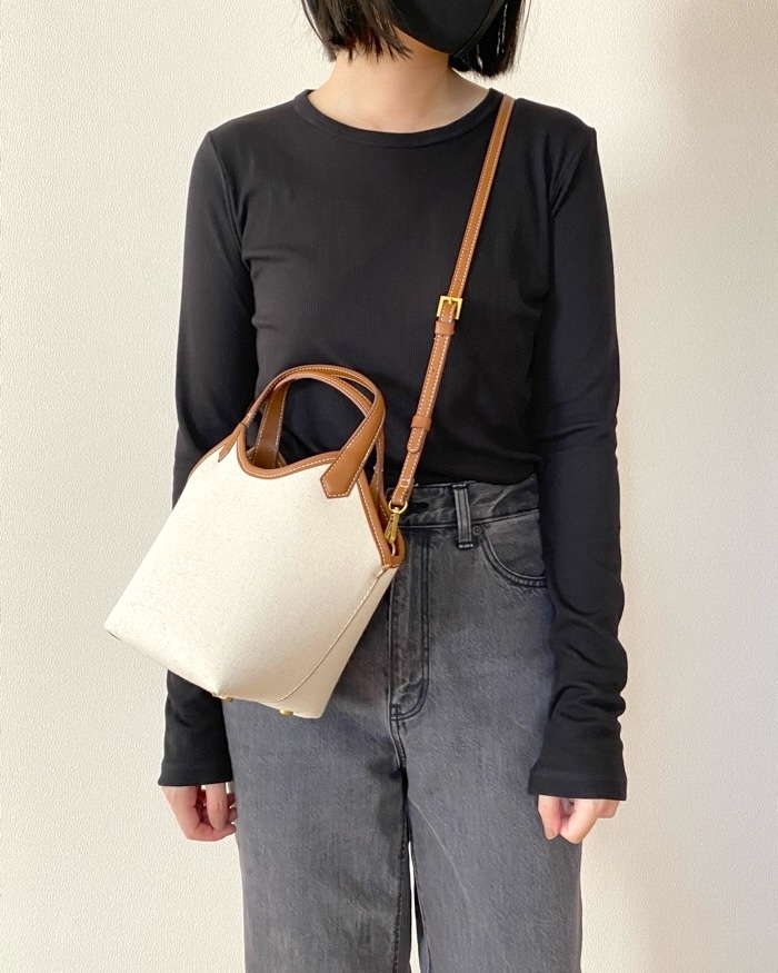 ☆ドイツ発*ZARA*新作*コントラスト2WAYミニバッグ/ECRU☆ ZARAの「新作バッグ」が一生使いたいくらいお気に入り!どんな