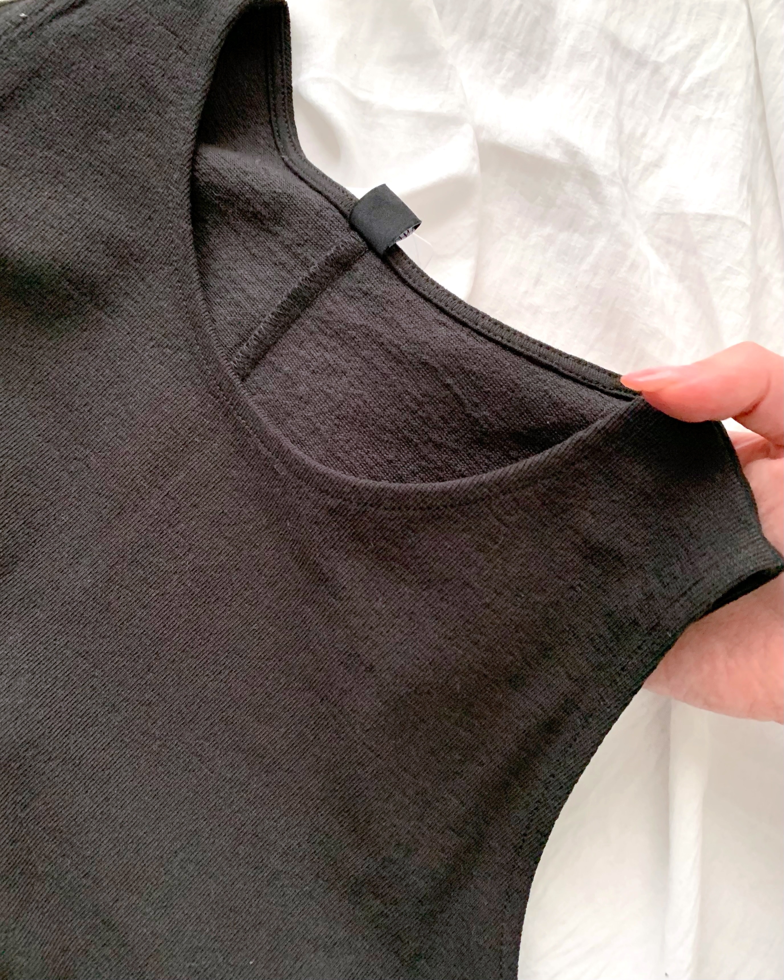 ユニクロの「ジャージーバルーンワンピース/ノースリーブ/丈長め」