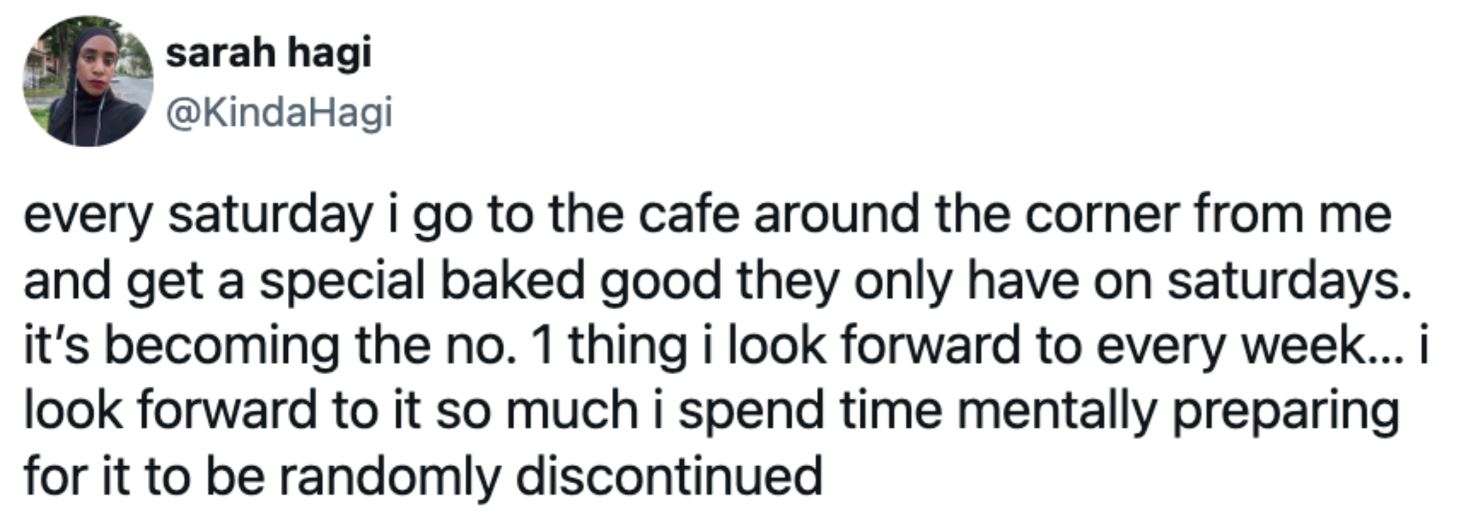 Sammendrag av et tekstinnlegg om å forutse en spesiell bakt god tilgjengelig bare på lørdager på en lokal kafé, og gleden det bringer hver uke