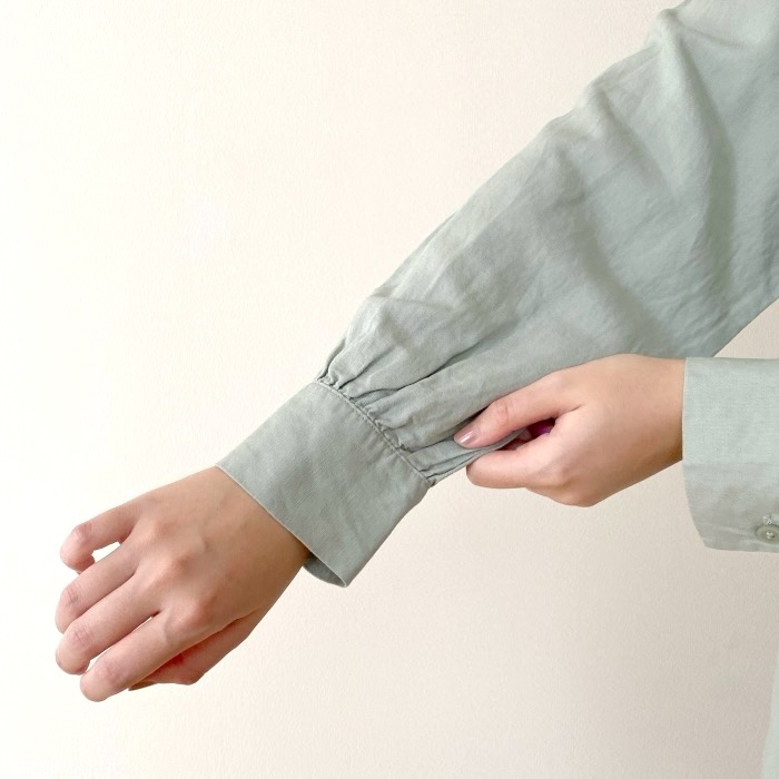 ユニクロの「リネンブレンドオーバーサイズシャツ」