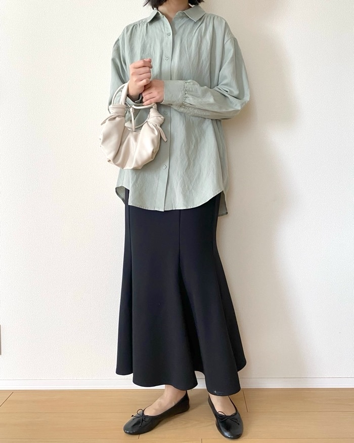 ユニクロの「リネンブレンドオーバーサイズシャツ」