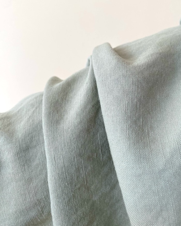 ユニクロの「リネンブレンドオーバーサイズシャツ」