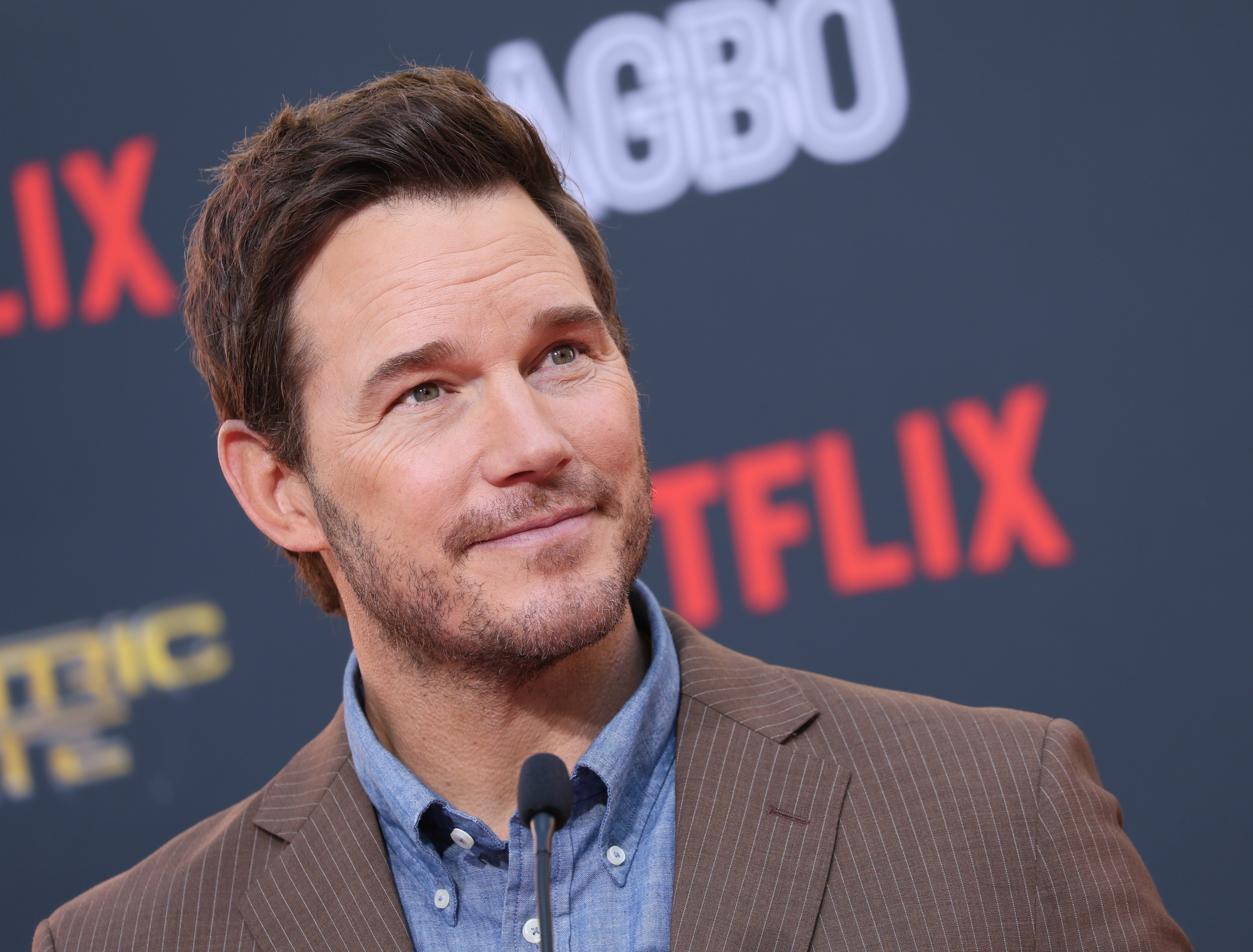 Chris Pratt posing on the red carpet