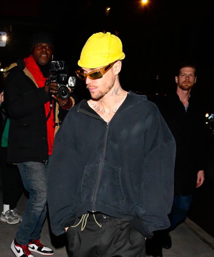 Justin Bieber Says He Feels Like He's Drowning