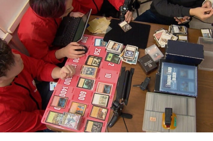 探偵！ナイトスクープ】学生時代に集めた世界的人気カードゲーム5000枚