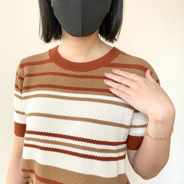 ユニクロの「コットンポップコーンクルーセーター半袖」