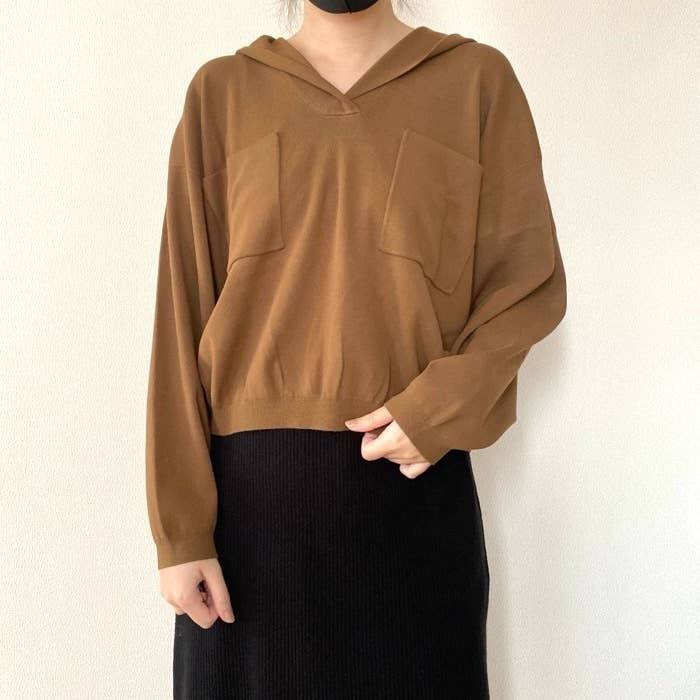 ユニクロの「リラックスフーデッドセーター」