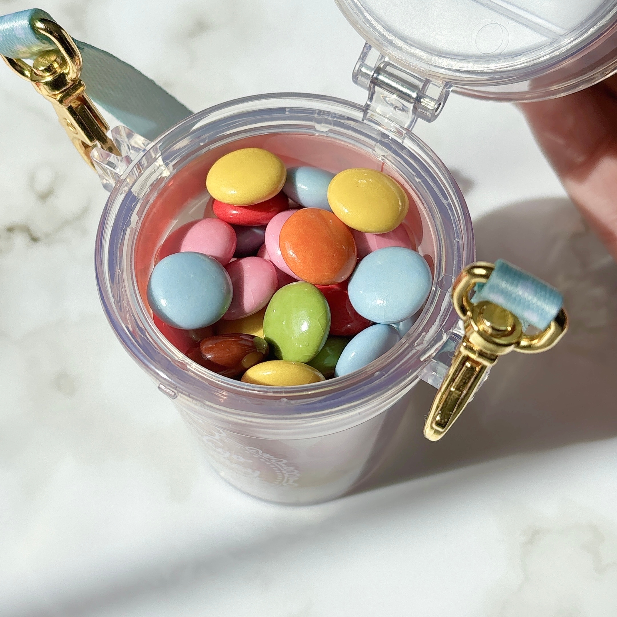 これは買いです。ディズニーランドで見つけた「パフェそっくりケース