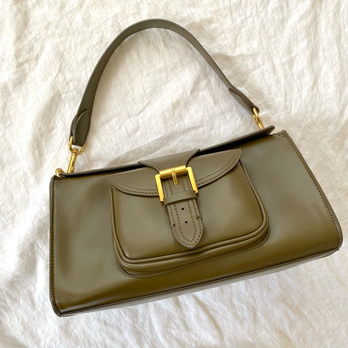 ZARAの「バックルポケットショルダーバッグ」