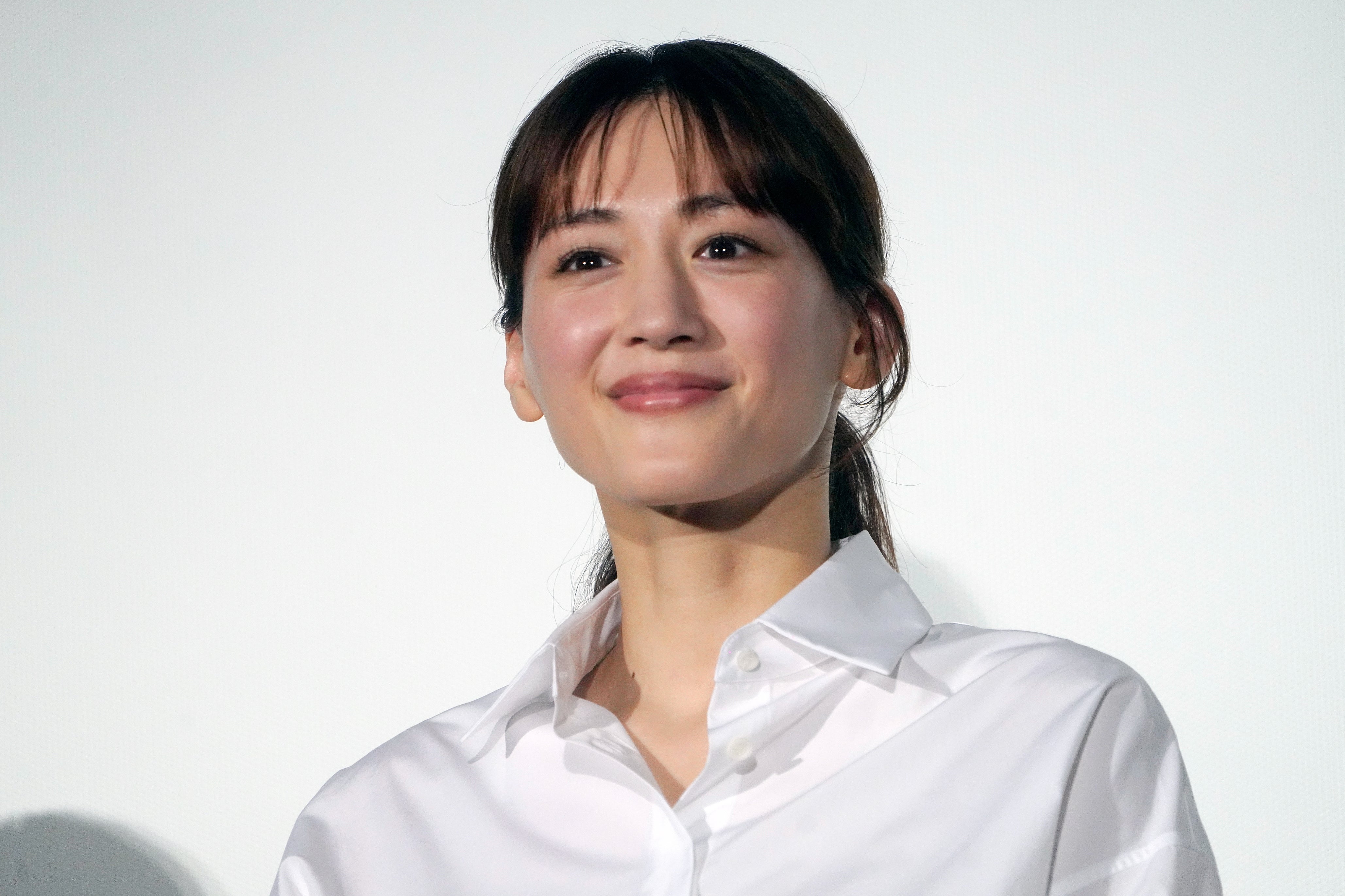 綾瀬はるか、バースデーショットに祝福の声→「お誕生日おめでとう 