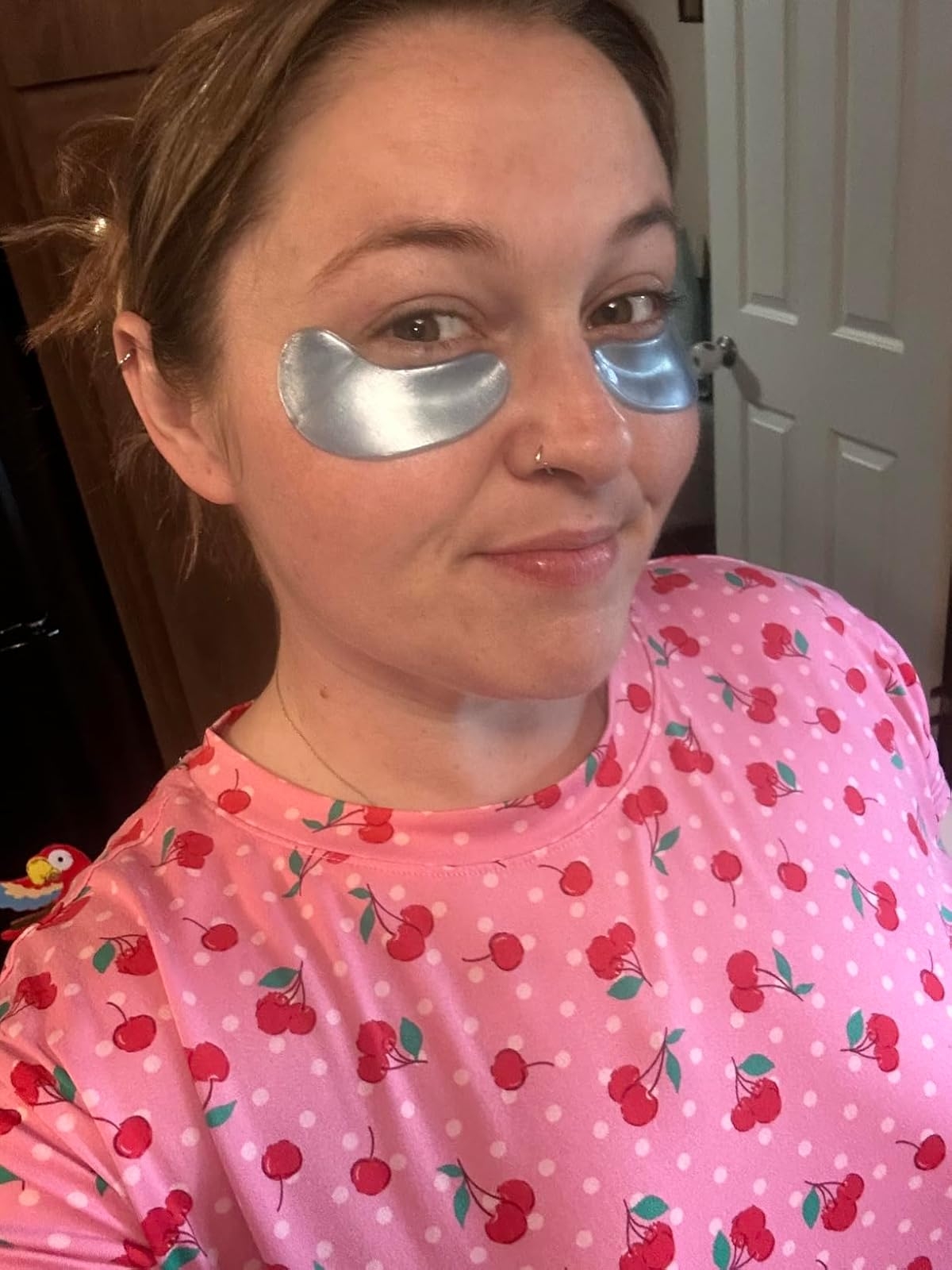 Reviewer wearing eye gels