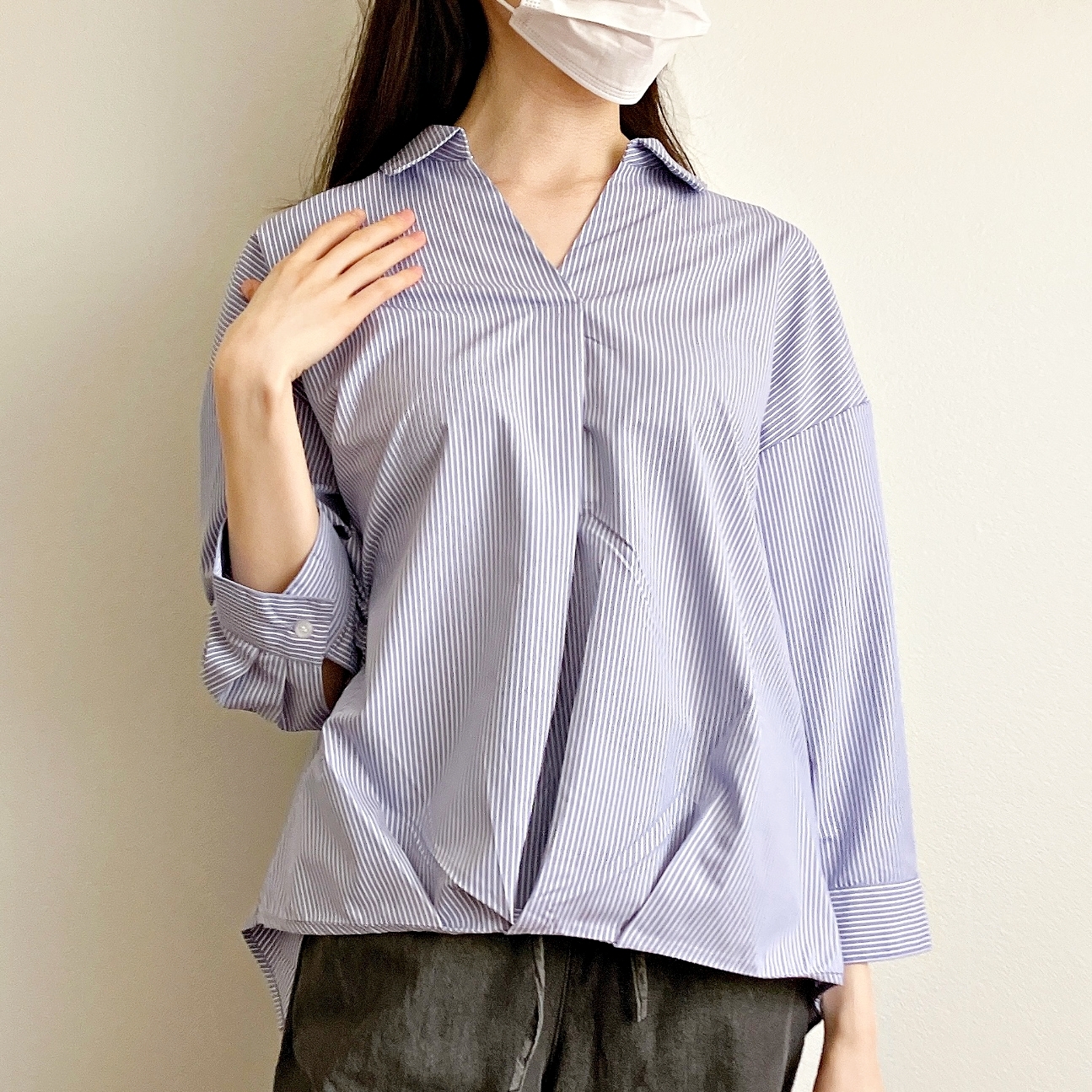 Honeys(ハニーズ)の「8分袖裾タックブラウス」