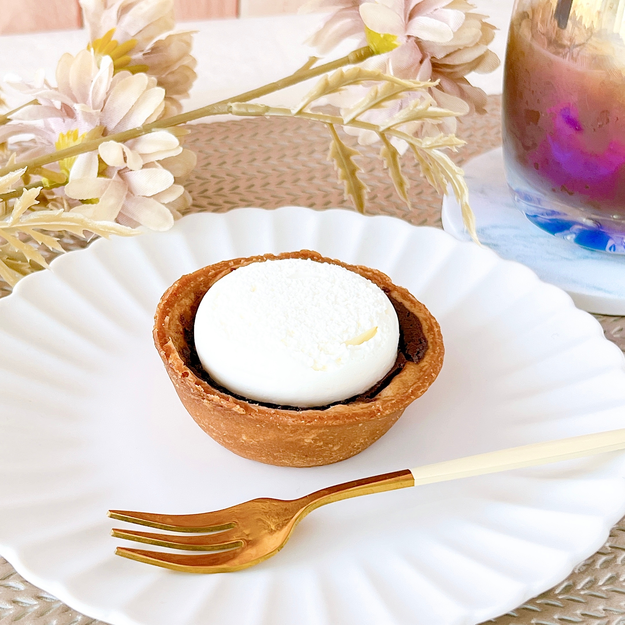 ローソン】中までクリームぎっしりで幸せ！ホイップ山盛りの