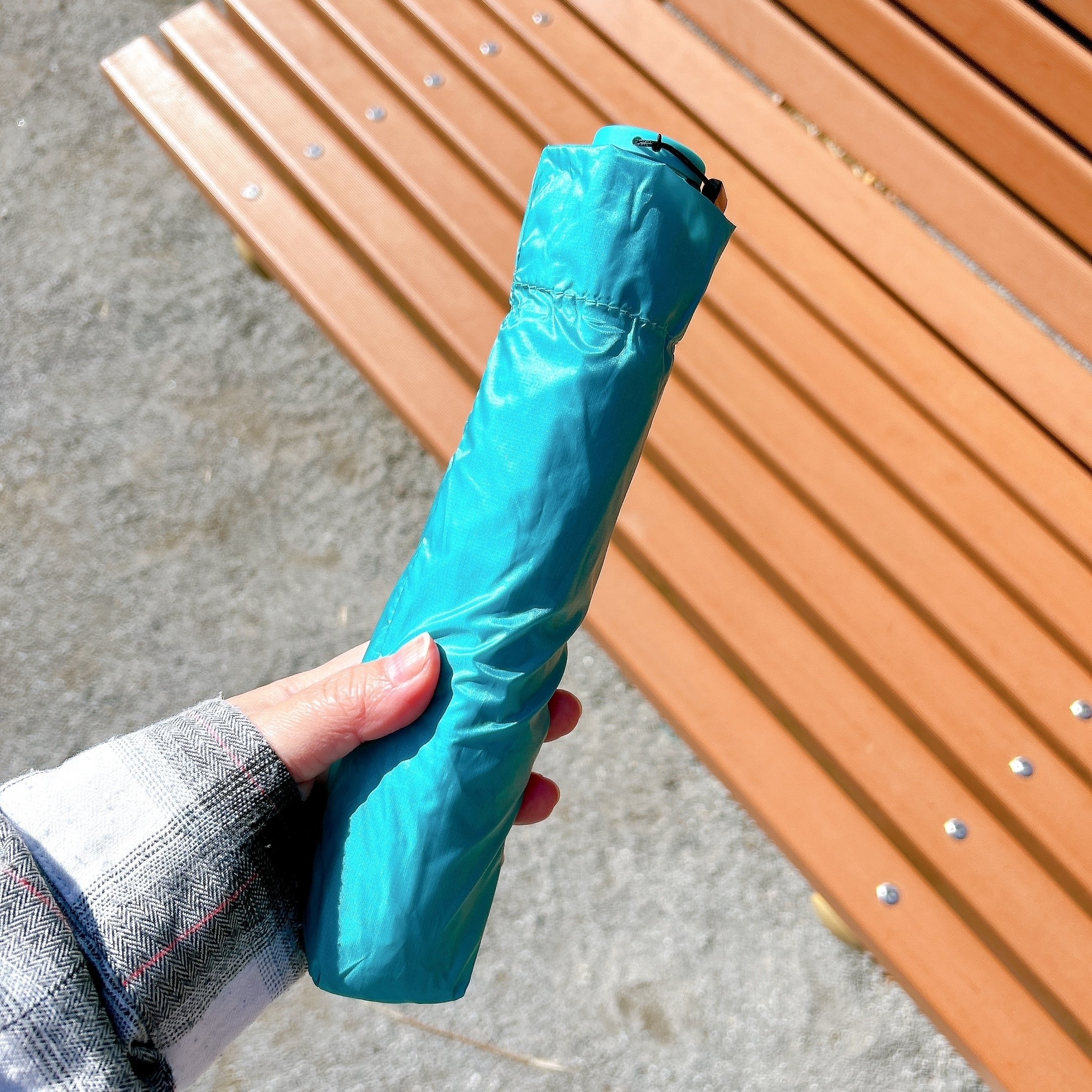 ワークマンの「耐久撥水軽量サバイバルアンブレラ」