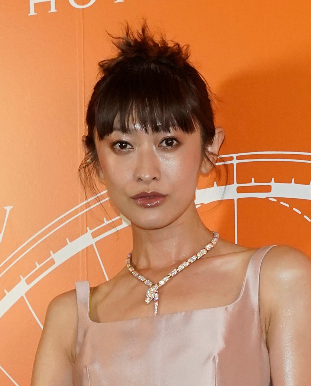 山田優「一回やりたかったやつ」イメチェン姿に絶賛の声「きっれい