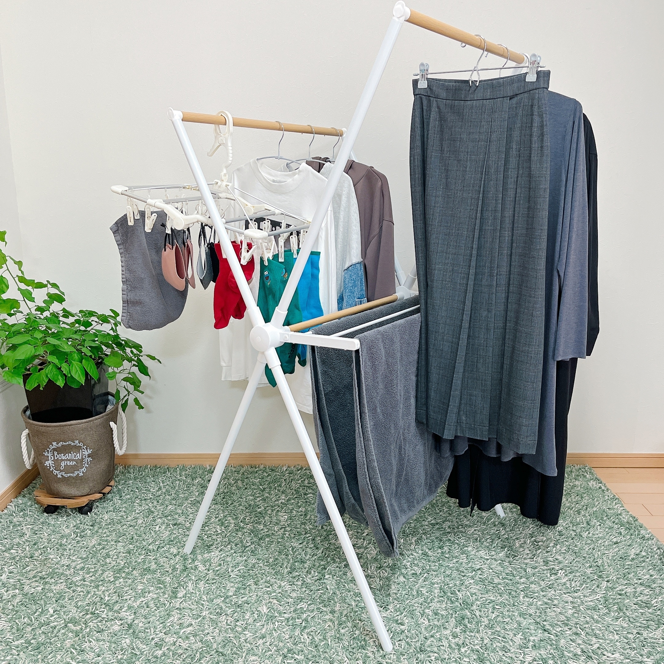 ニトリ「コンパクトX型物干し（ホワイト DG01X）」