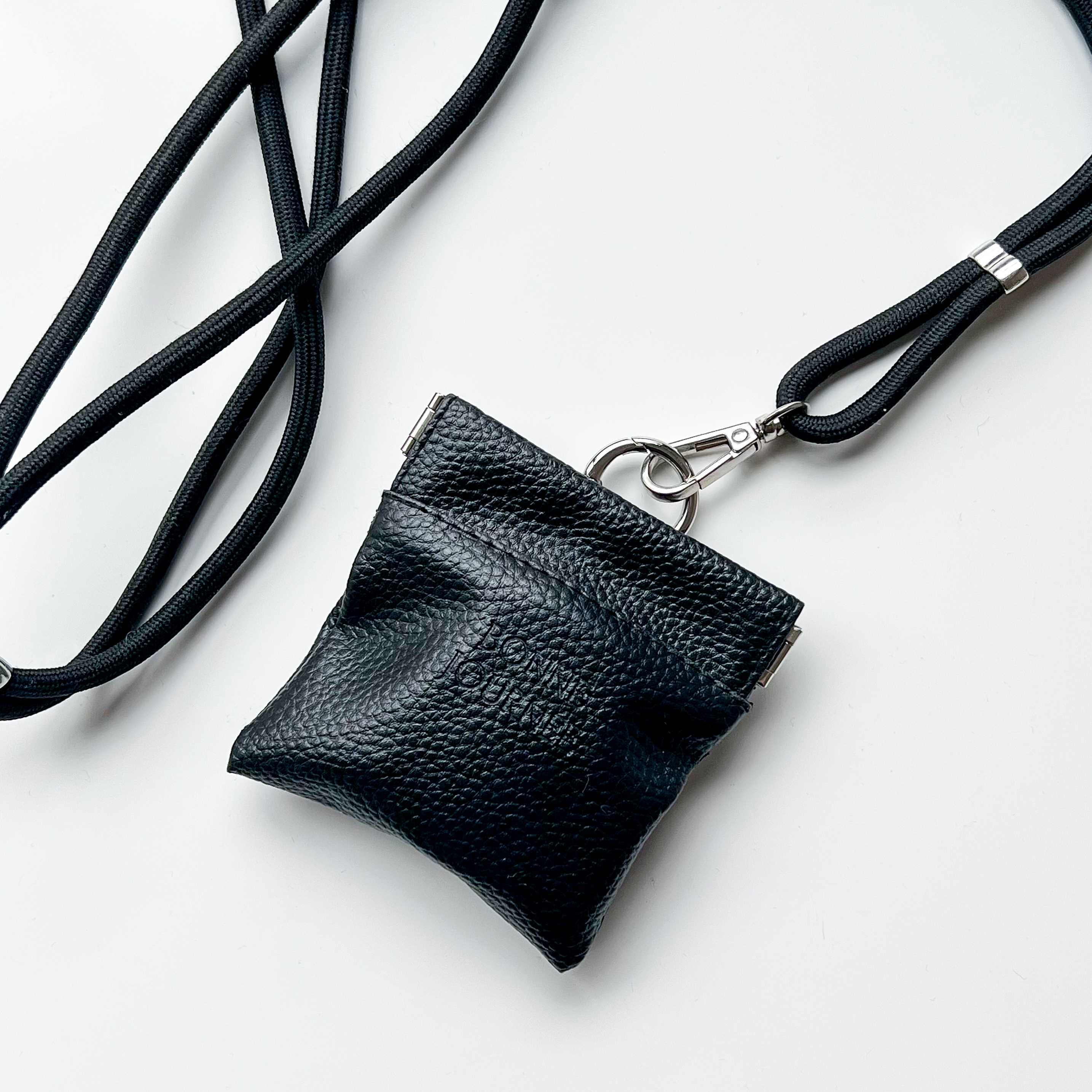 CanDo(キャンドゥ)の「LOVEHOME カラビナ付ミニポーチ」