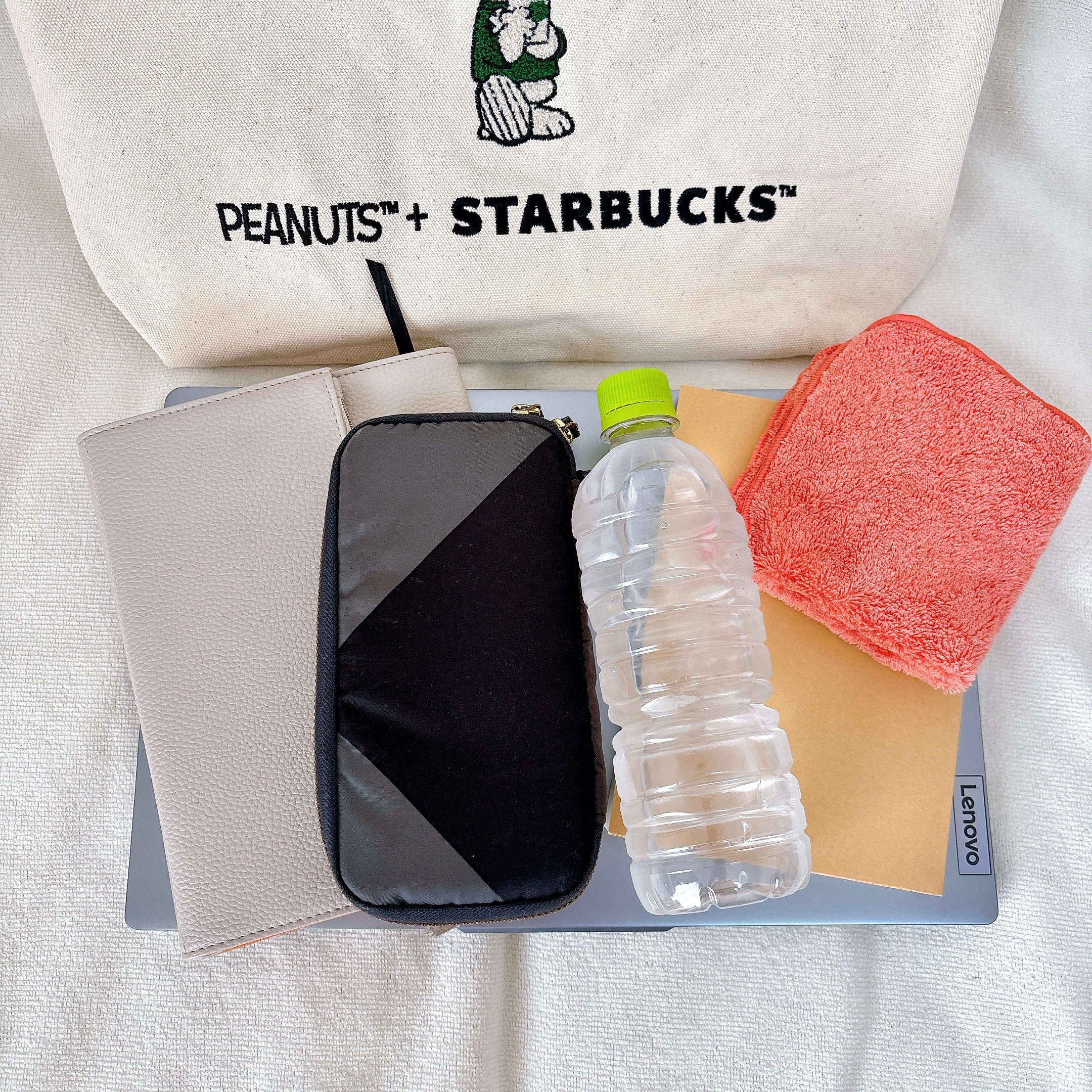 スタバ×ピーナッツの「大容量トートバッグ」が買って大正解