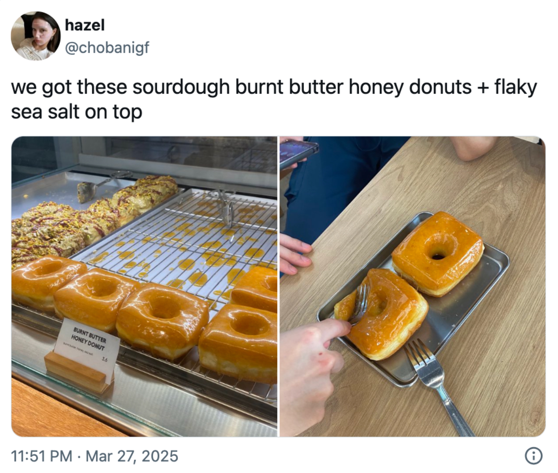 Surdeig Burnt Butter Honey Donuts toppet med flakete havsalt, avbildet på et brett og blir spist med gafler