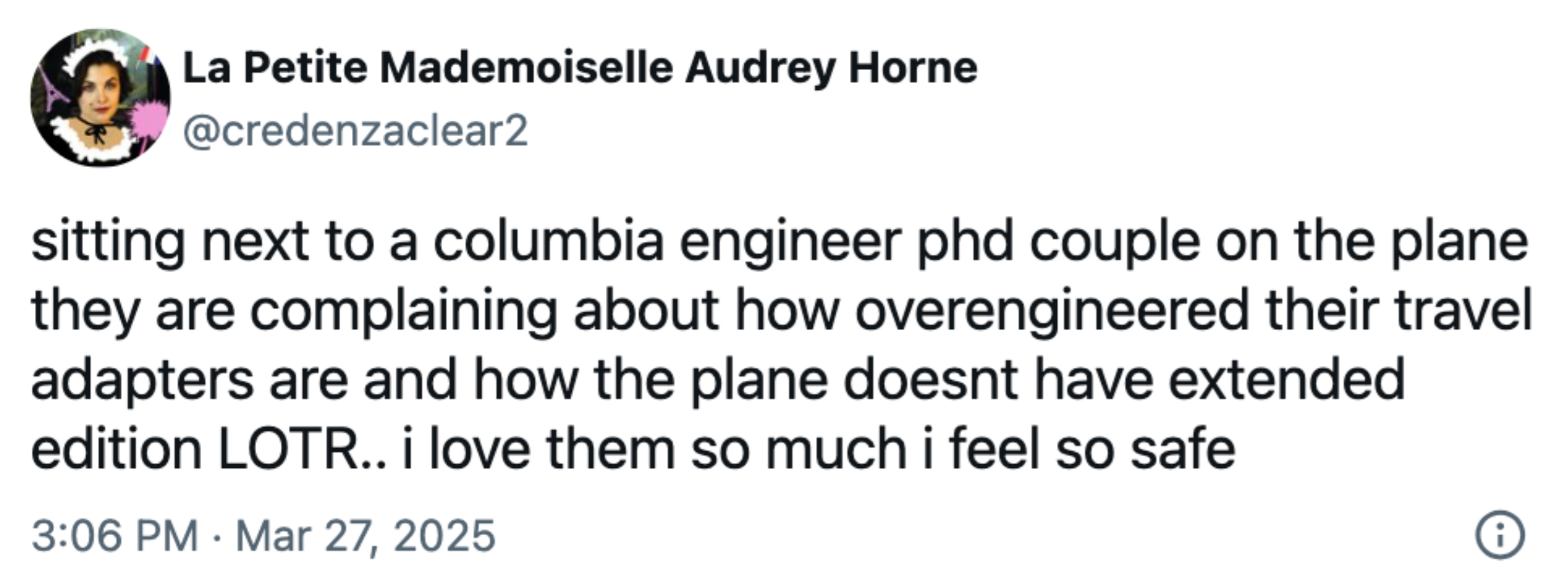 Tweet av La Petite Mademoiselle Audrey Horne: Et humoristisk inntrykk av å overhøre et Columbia Engineer -par klage på reiseadaptere og fly som ikke har lotr