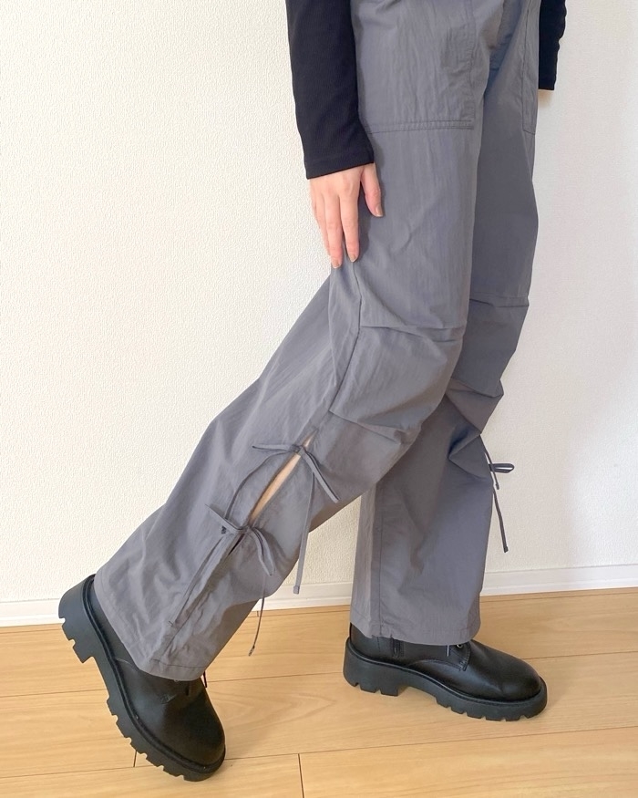 GUの「テックプルオンパンツ」