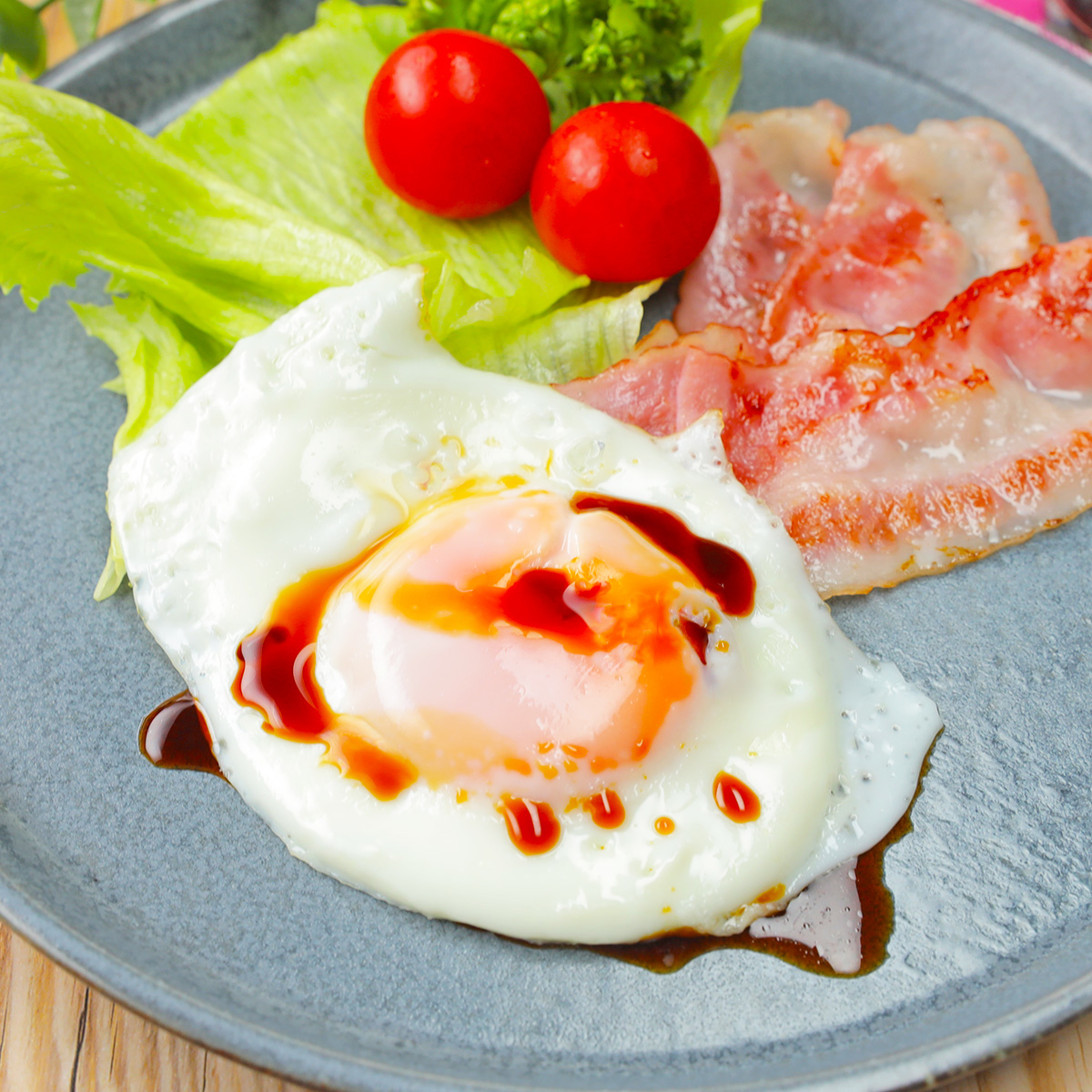 目玉焼き又はイチゴ