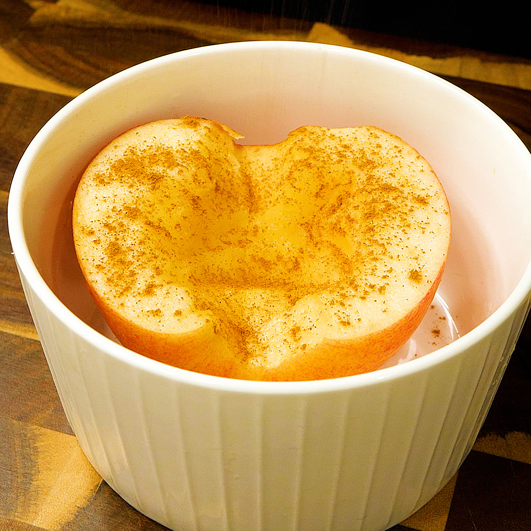 レンチン5分で極上デザート！とろける甘さ♡ハニーシナモンアップル