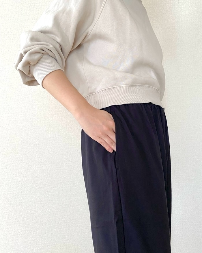 ユニクロの「ジャージーギャザーパンツ」