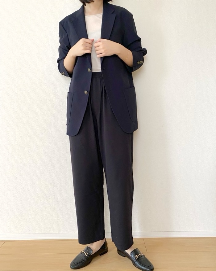 ユニクロの「ジャージーギャザーパンツ」