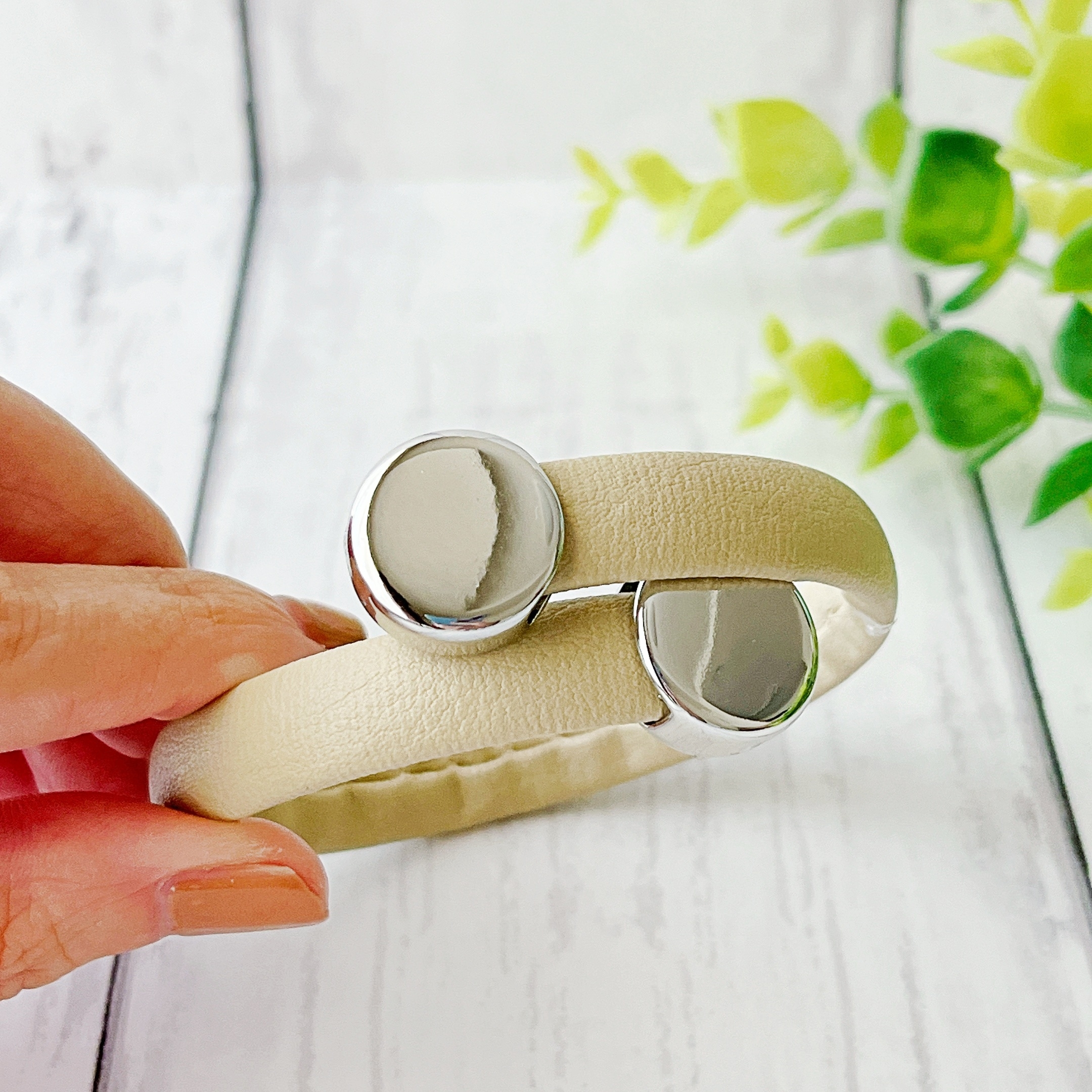 DAISO(ダイソー)の「らくらくアームバンド」