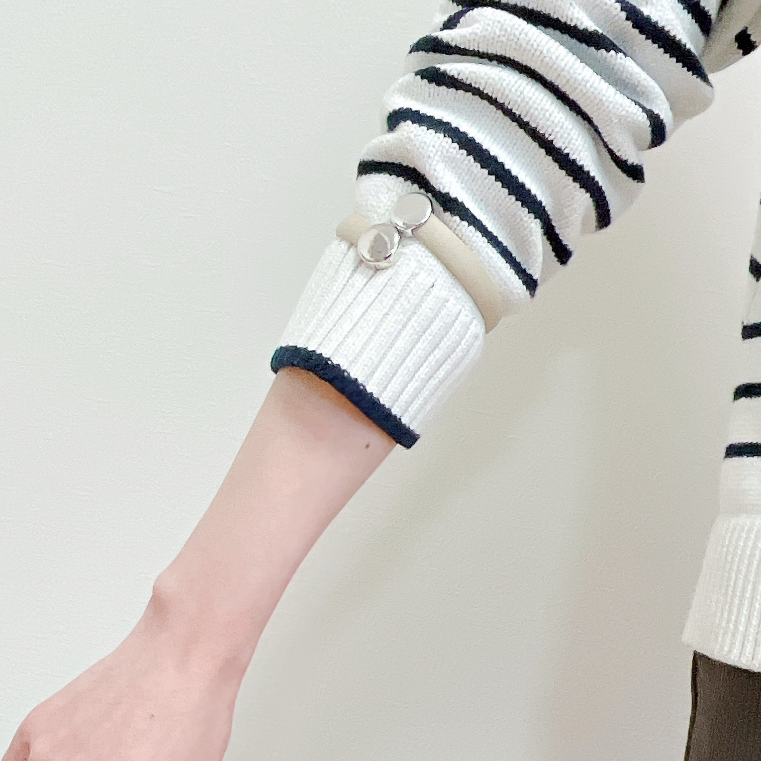 DAISO(ダイソー)の「らくらくアームバンド」