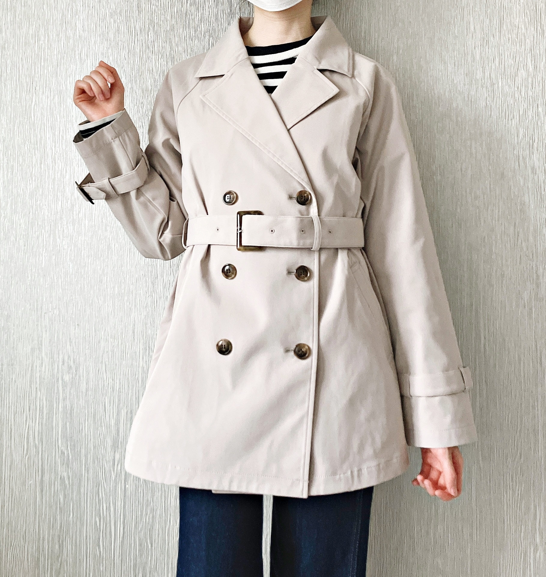 ハニーズ「撥水加工ハーフ丈トレンチコート」