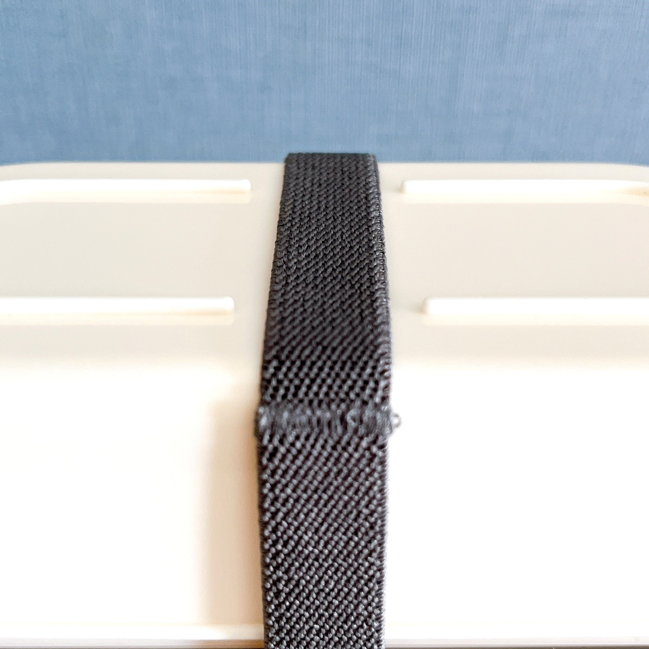 3COINSの「《電子レンジ対応》ホーロー風ランチボックス2段」