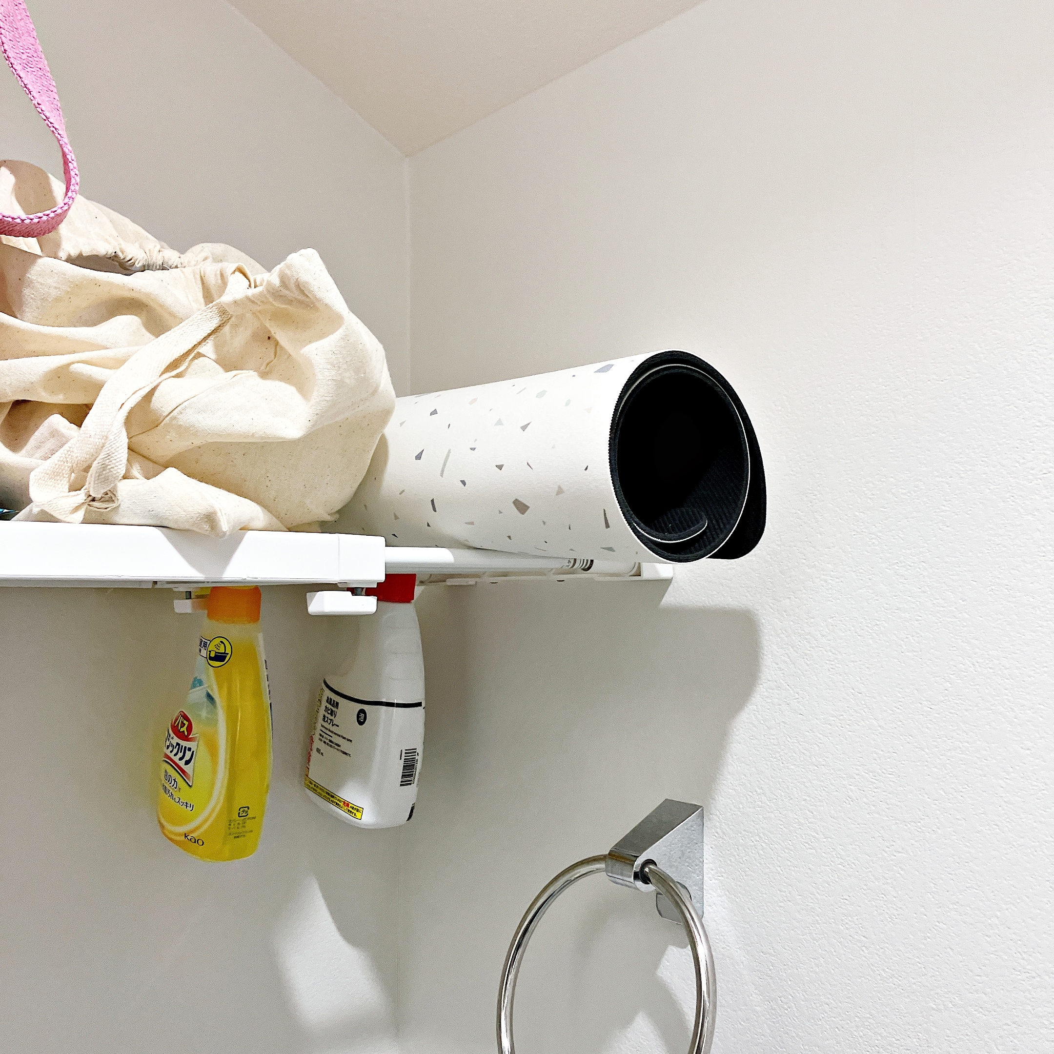 3COINS（スリーコインズ）の「珪藻土入りソフトバスマット」