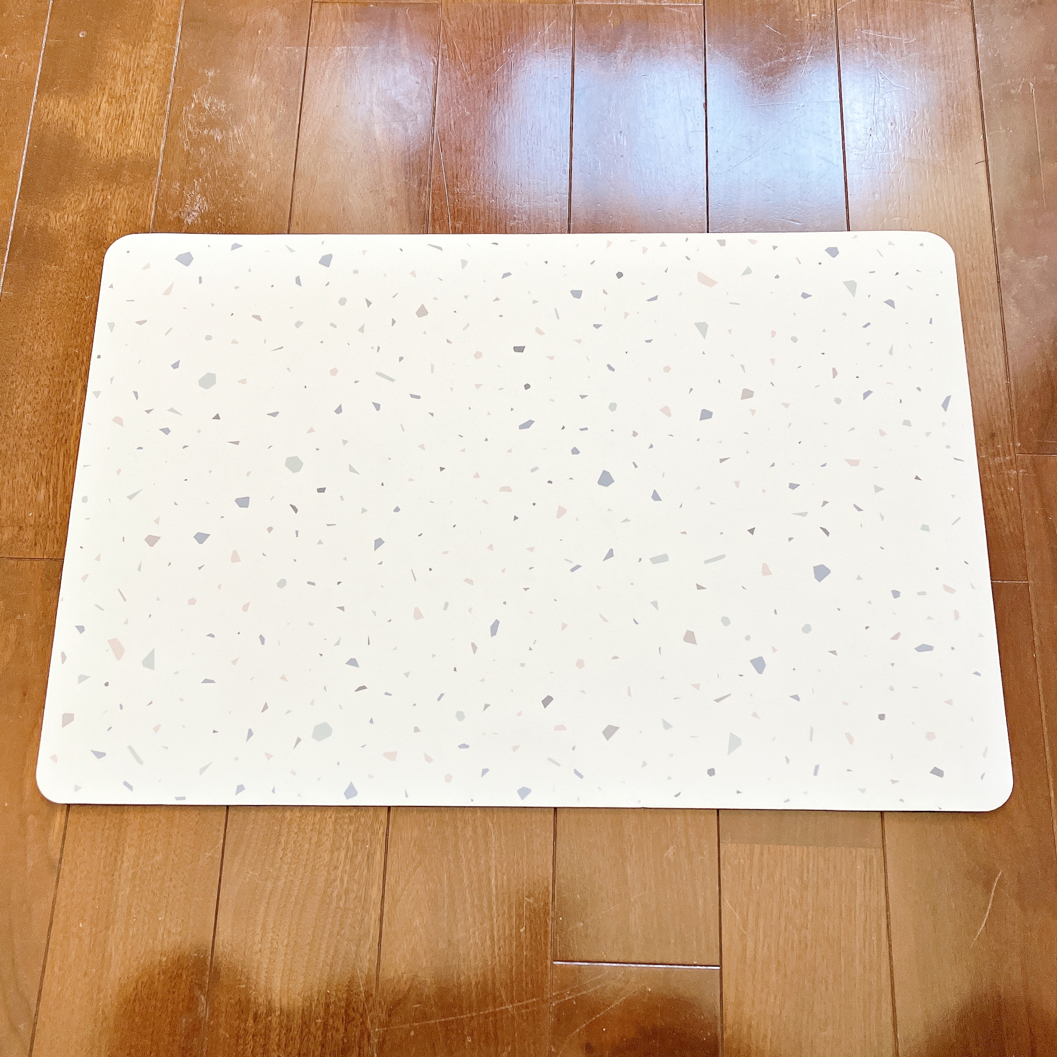 3COINS（スリーコインズ）の「珪藻土入りソフトバスマット」