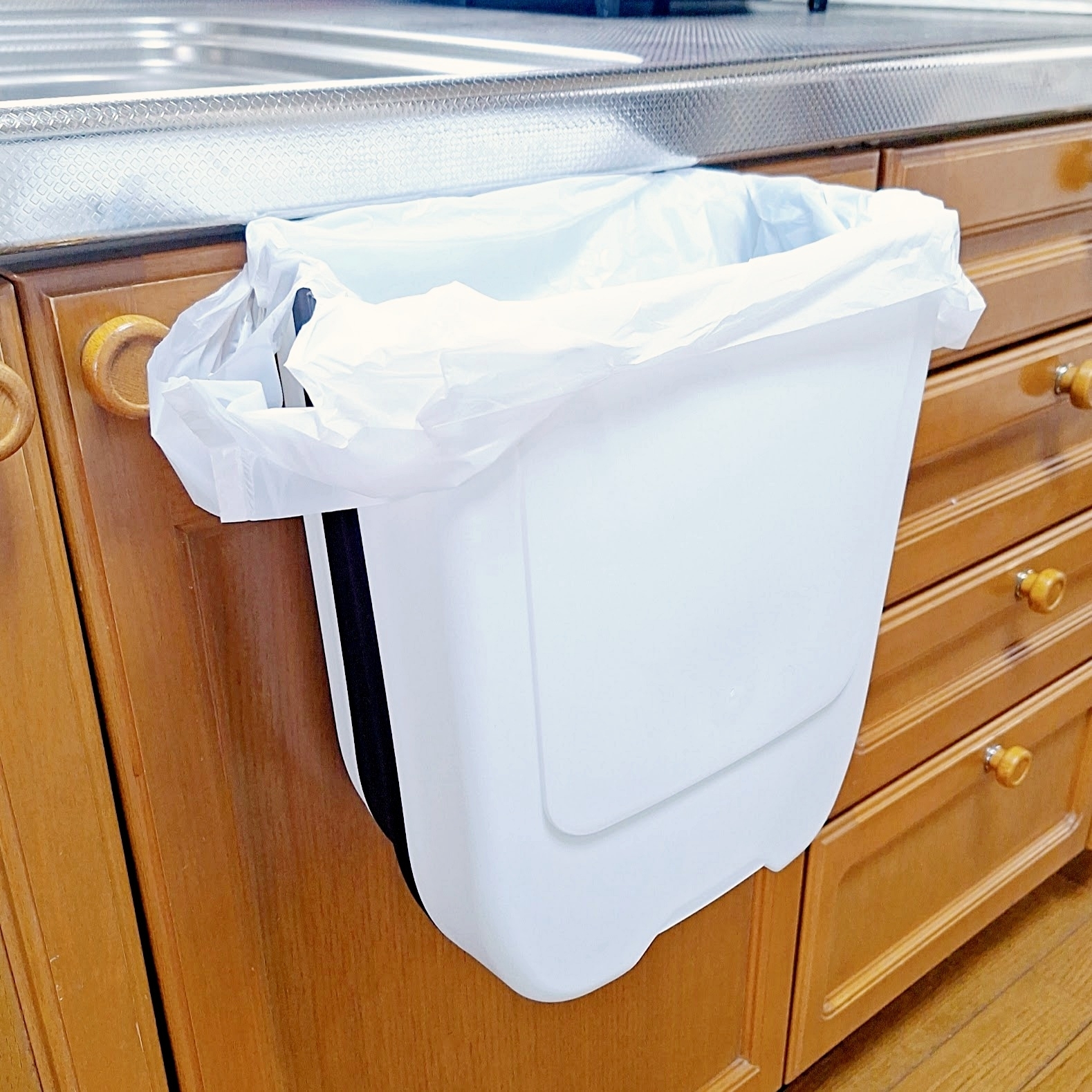 ダイソーの「折りたたみダストボックス(大容量)」