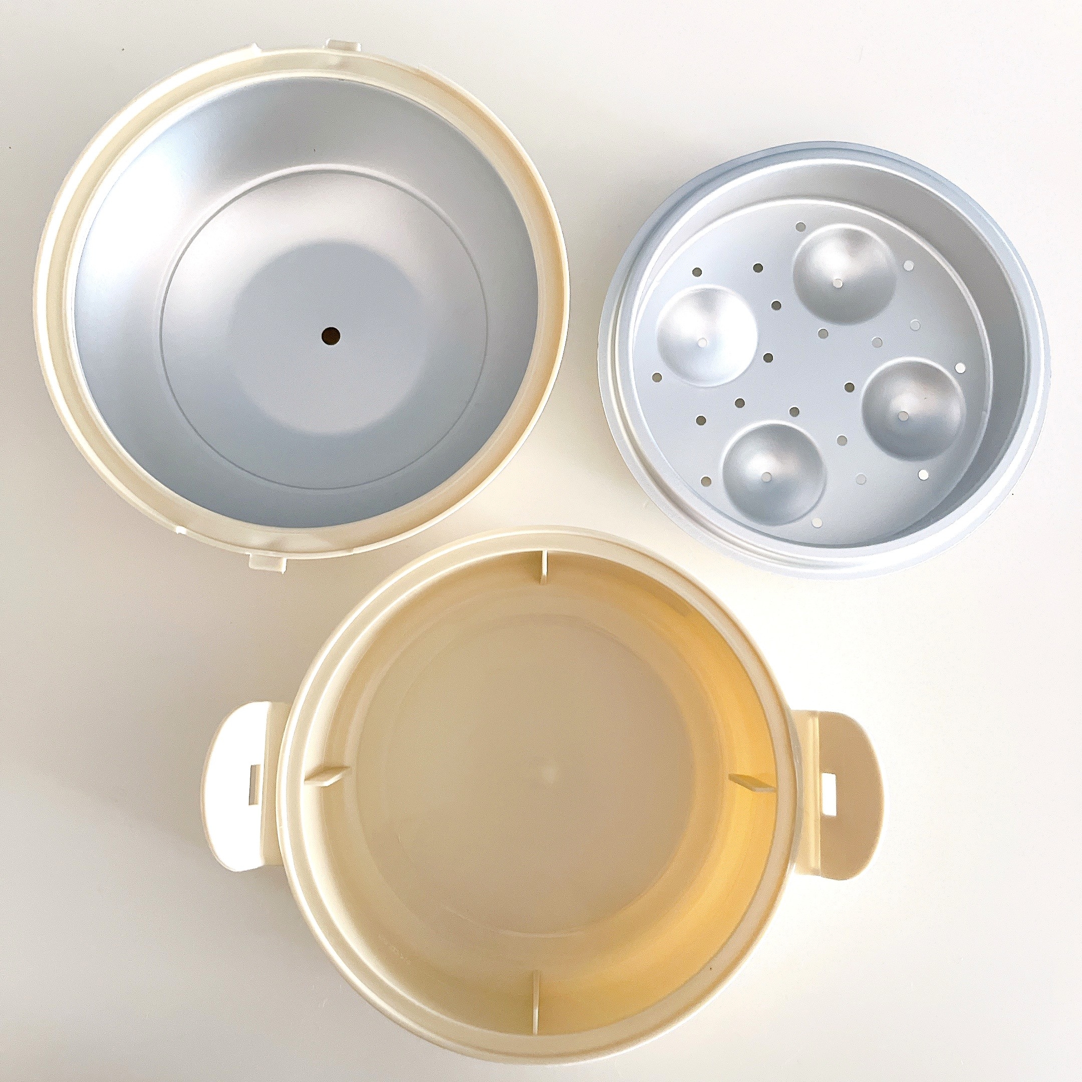 3COINSの「《レンジで簡単》ゆでたまごメーカー/KITINTO」