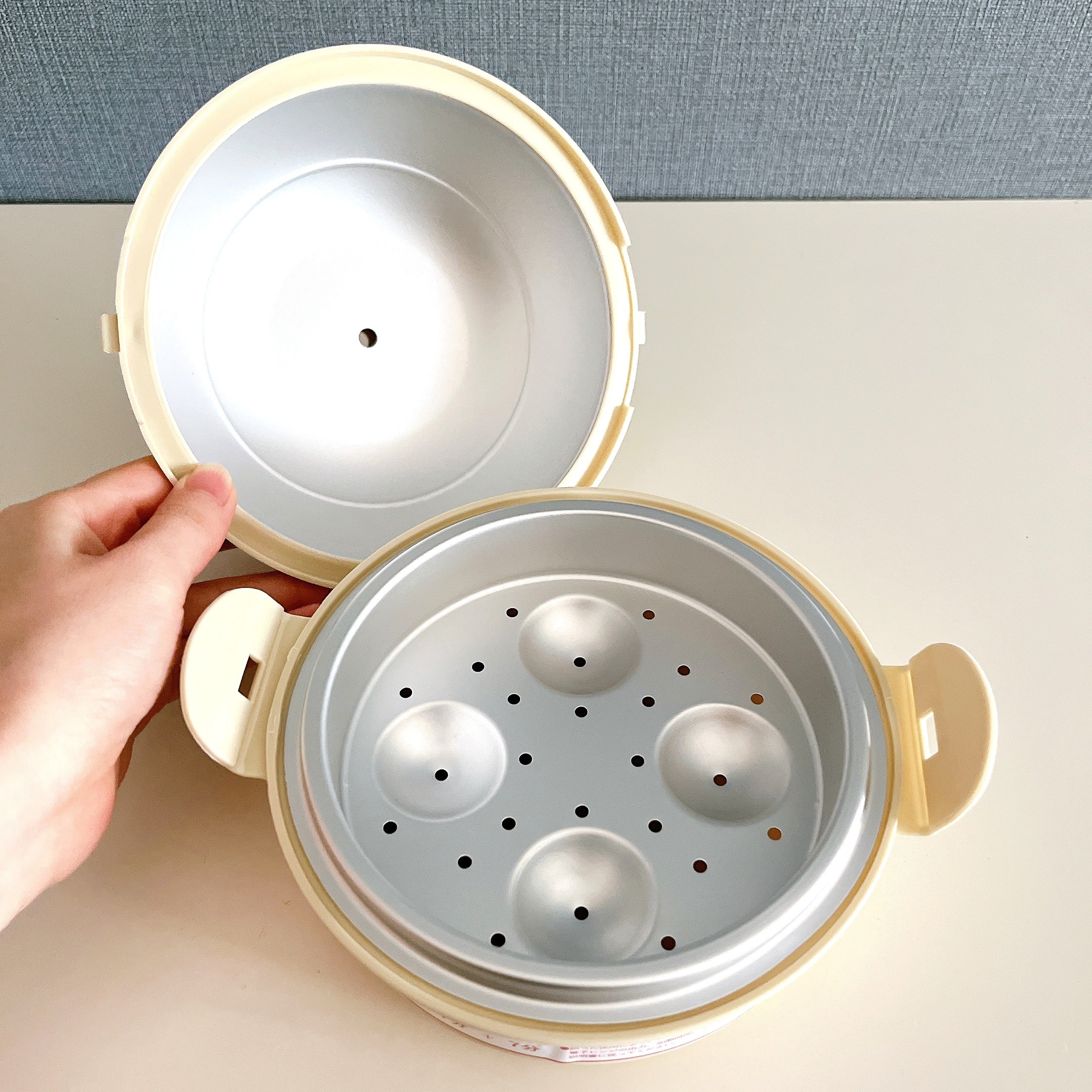 3COINSの「《レンジで簡単》ゆでたまごメーカー/KITINTO」