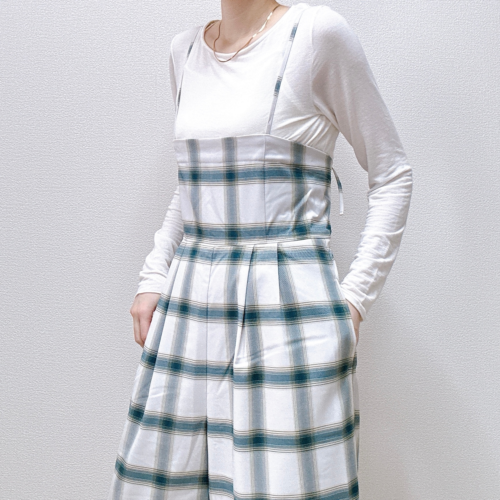 ローリーズファーム「オンブレチェックベアサロペット」