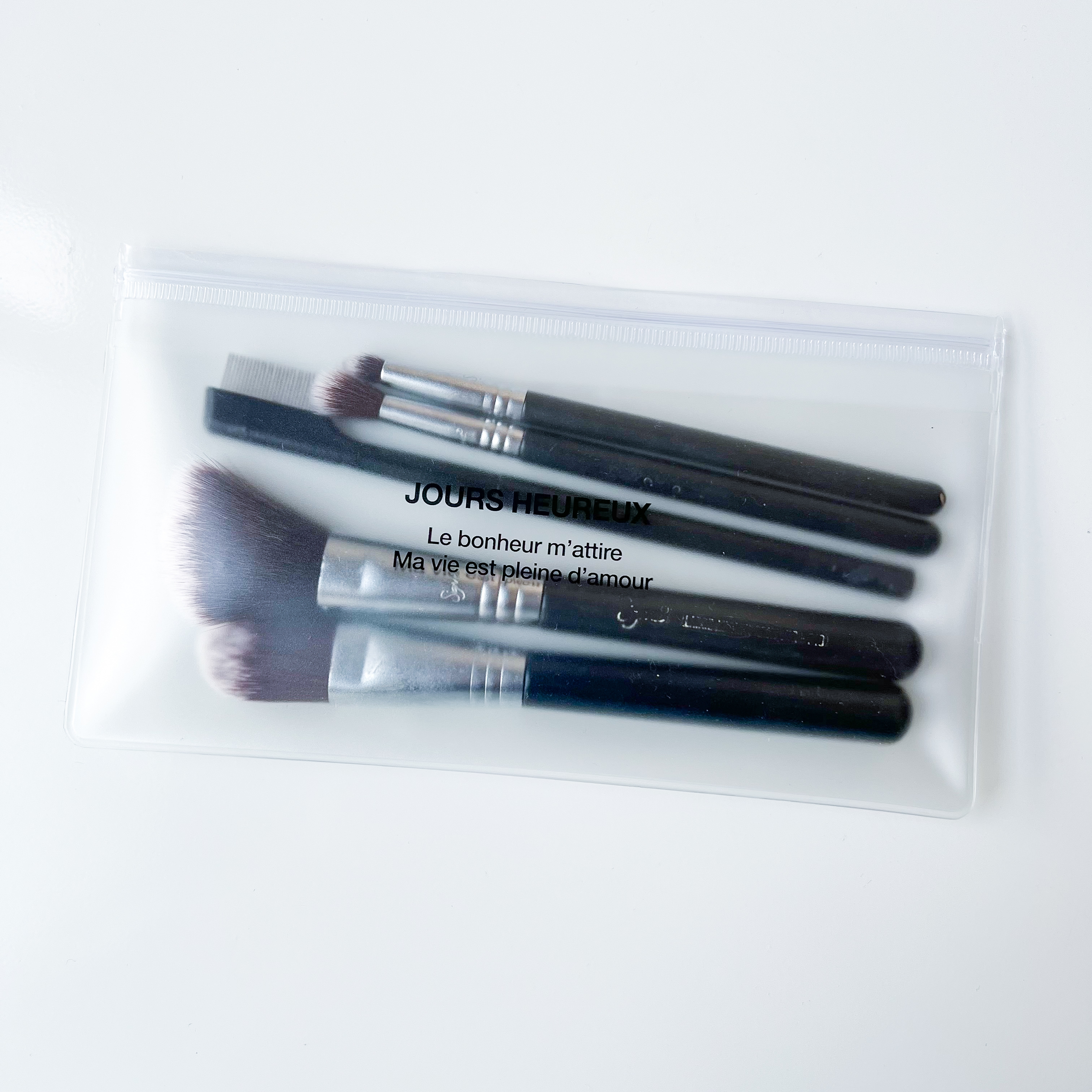 CanDo(キャンドゥ)の「フラットケース 仕切り付き」