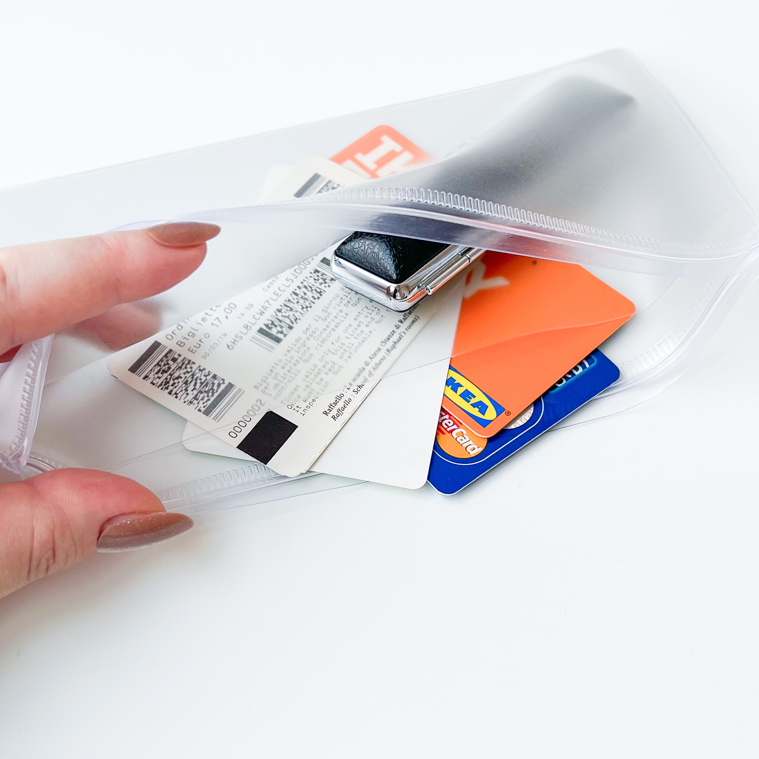 CanDo(キャンドゥ)の「フラットケース 仕切り付き」