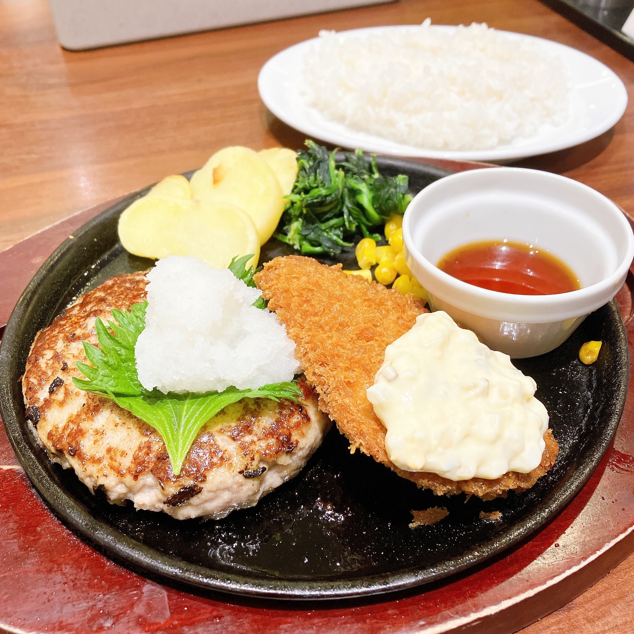 デニーズ「岩手県産真鱈フライとおろしハンバーグ」