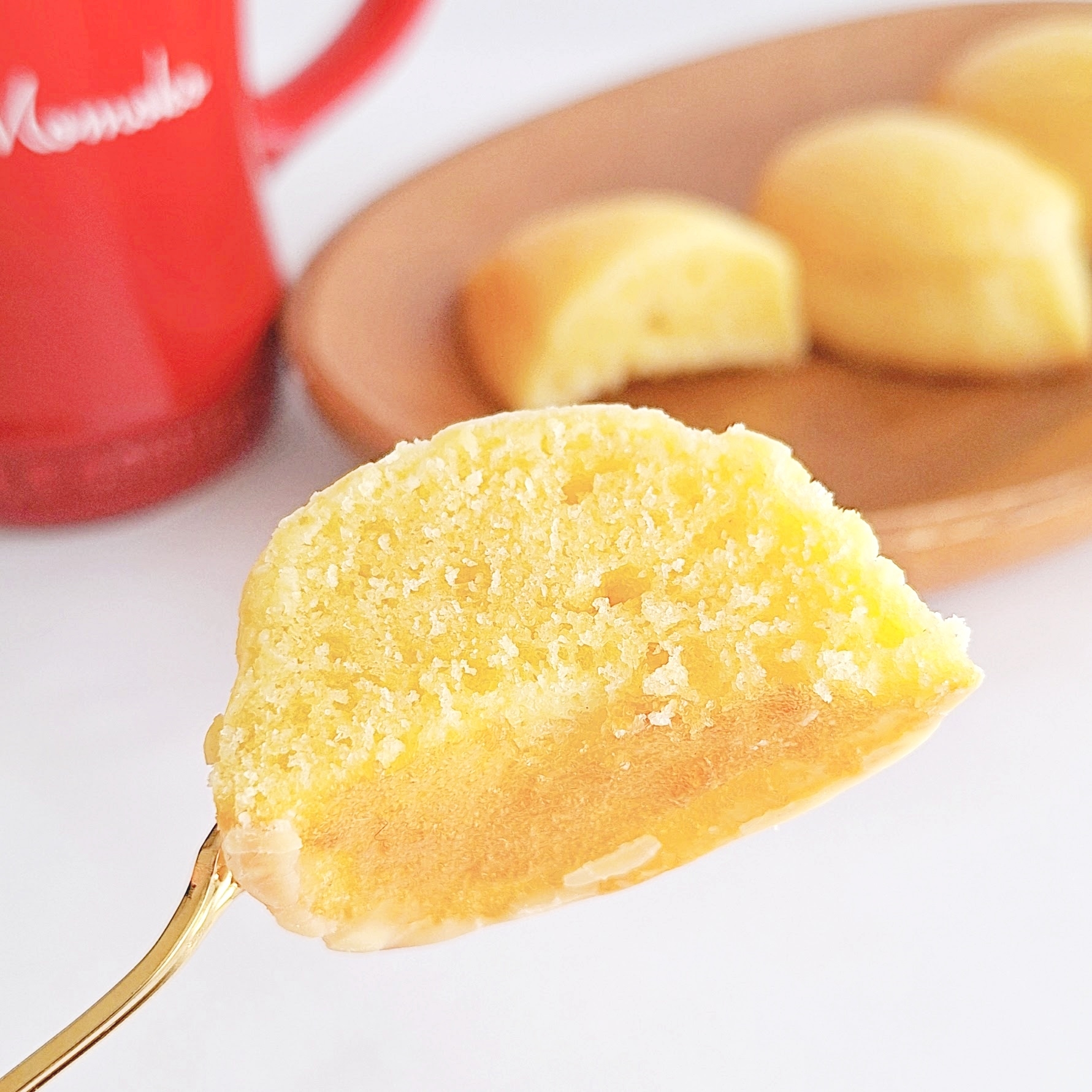 ファミリーマート「しっとりレモンケーキ3個入り」