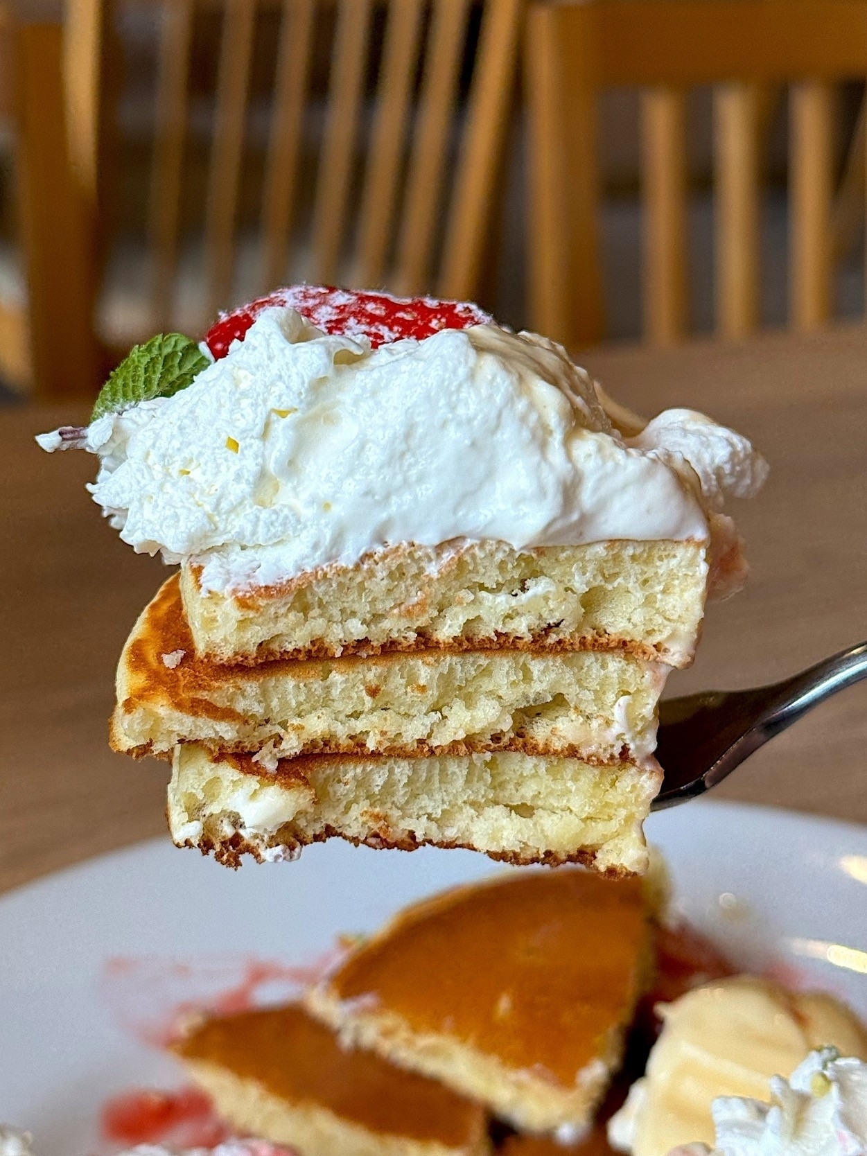 デニーズ「あまおうのバターミルクパンケーキ」