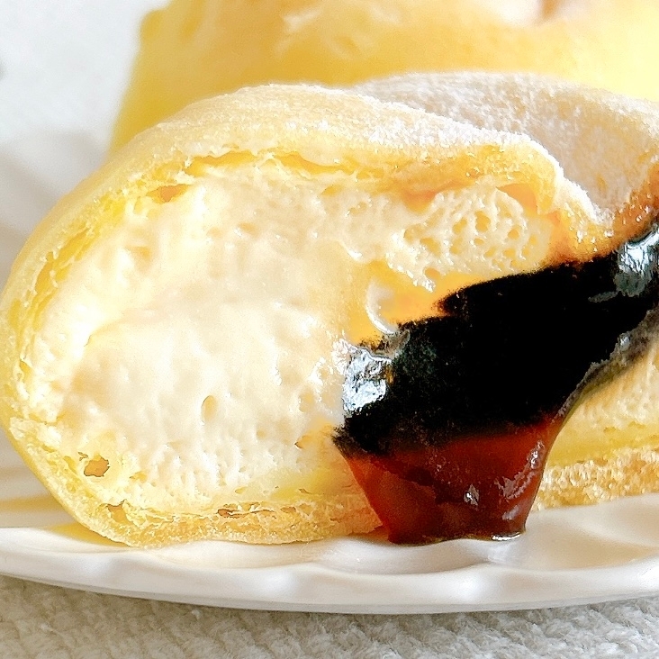 ローソンの「ホボクリム ほぼほぼクリームのシュー(プリン)」